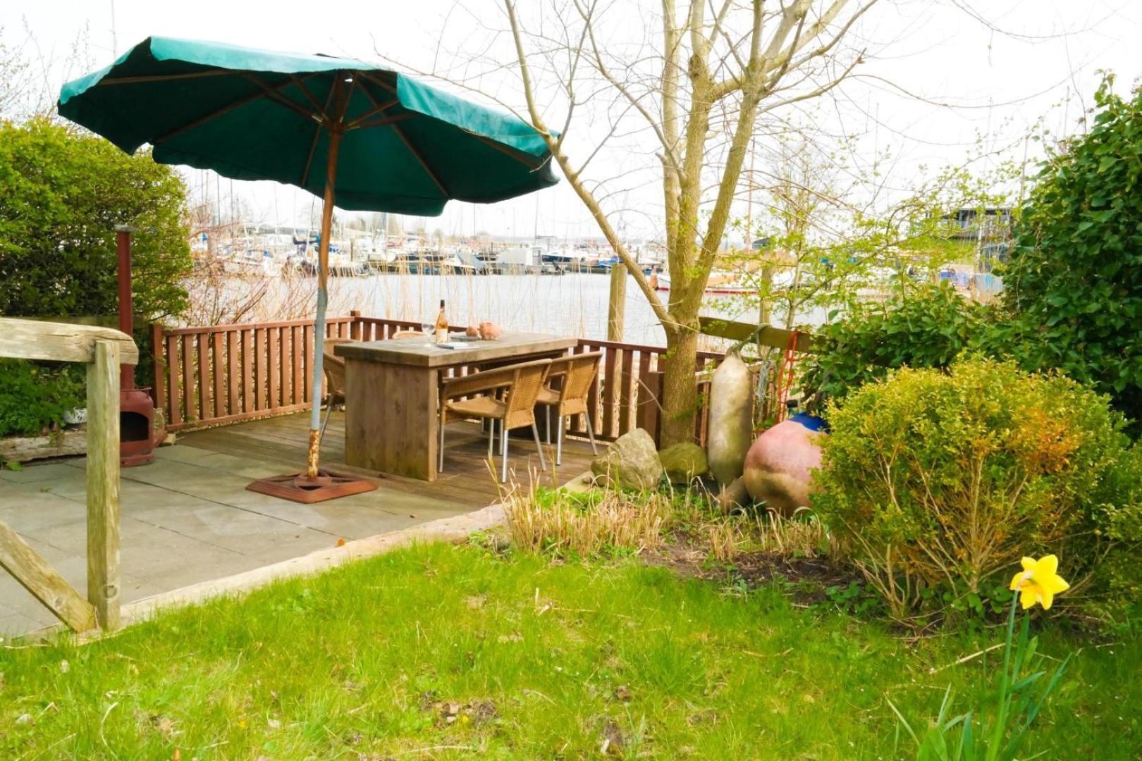Bijzonder Chalet An Der Marina Met Sauna Anjum Exterior photo